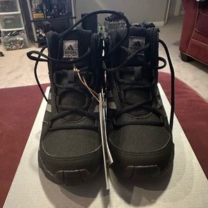 BRAND NEW Adidas Hyberhiker boys sneaker/boots - size 13.